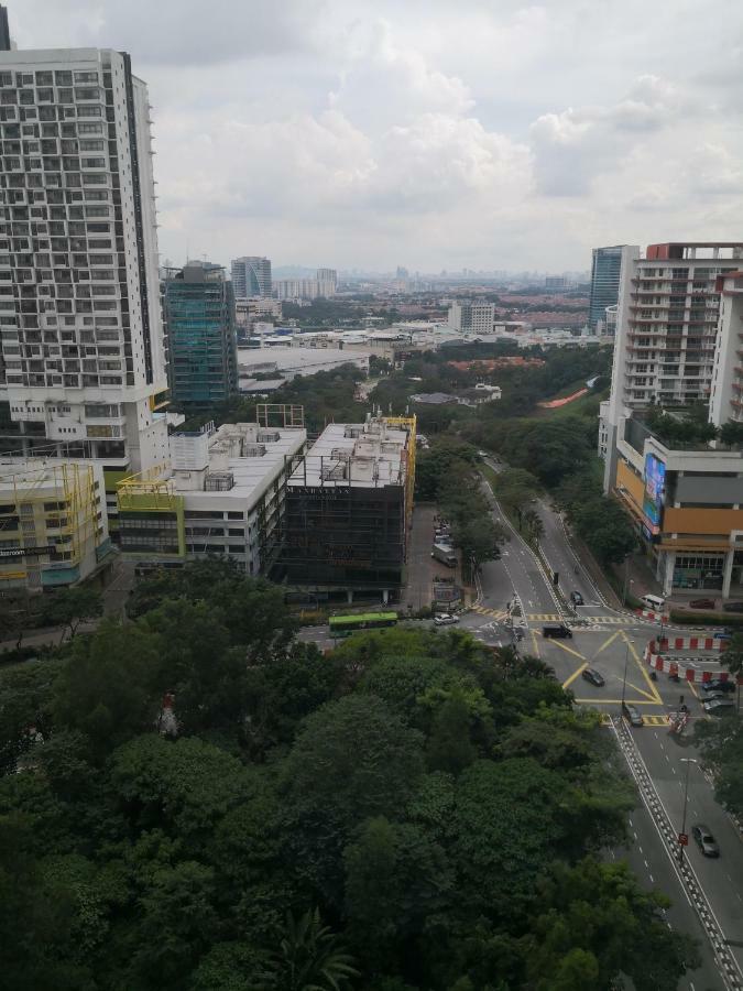 The 12 Suites @ Empire Damansara Petaling Jaya Exteriér fotografie